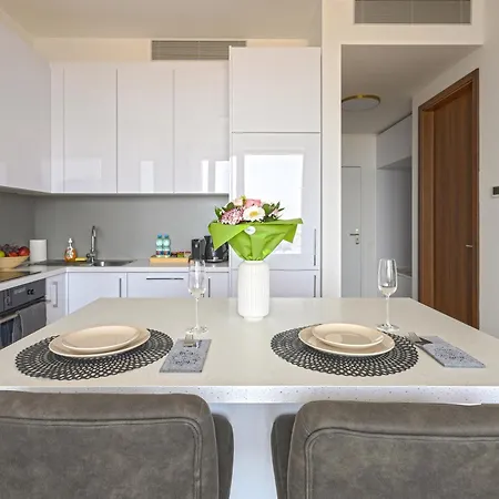 Skau Sky Park White By Zaha Hadid 3 Tower 27 Floor Panoramic View Free Parking *