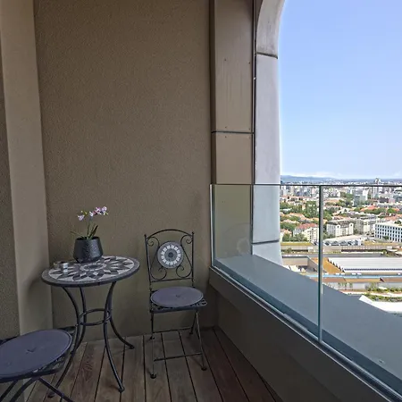 Skau Sky Park White By Zaha Hadid 3 Tower 27 Floor Panoramic View Free Parking شقة براتسيلافا